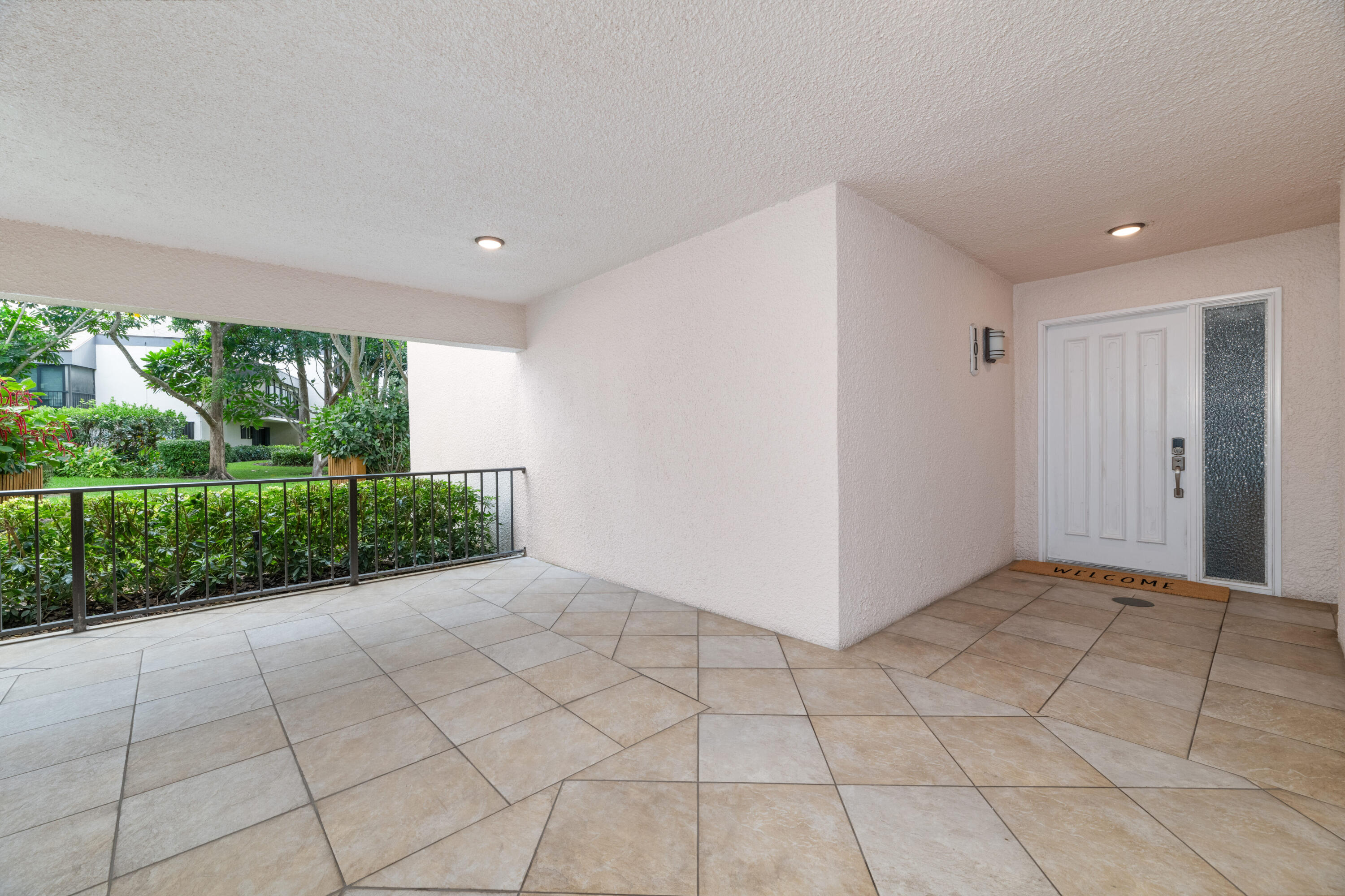 1618 Twelve Oaks Way 101