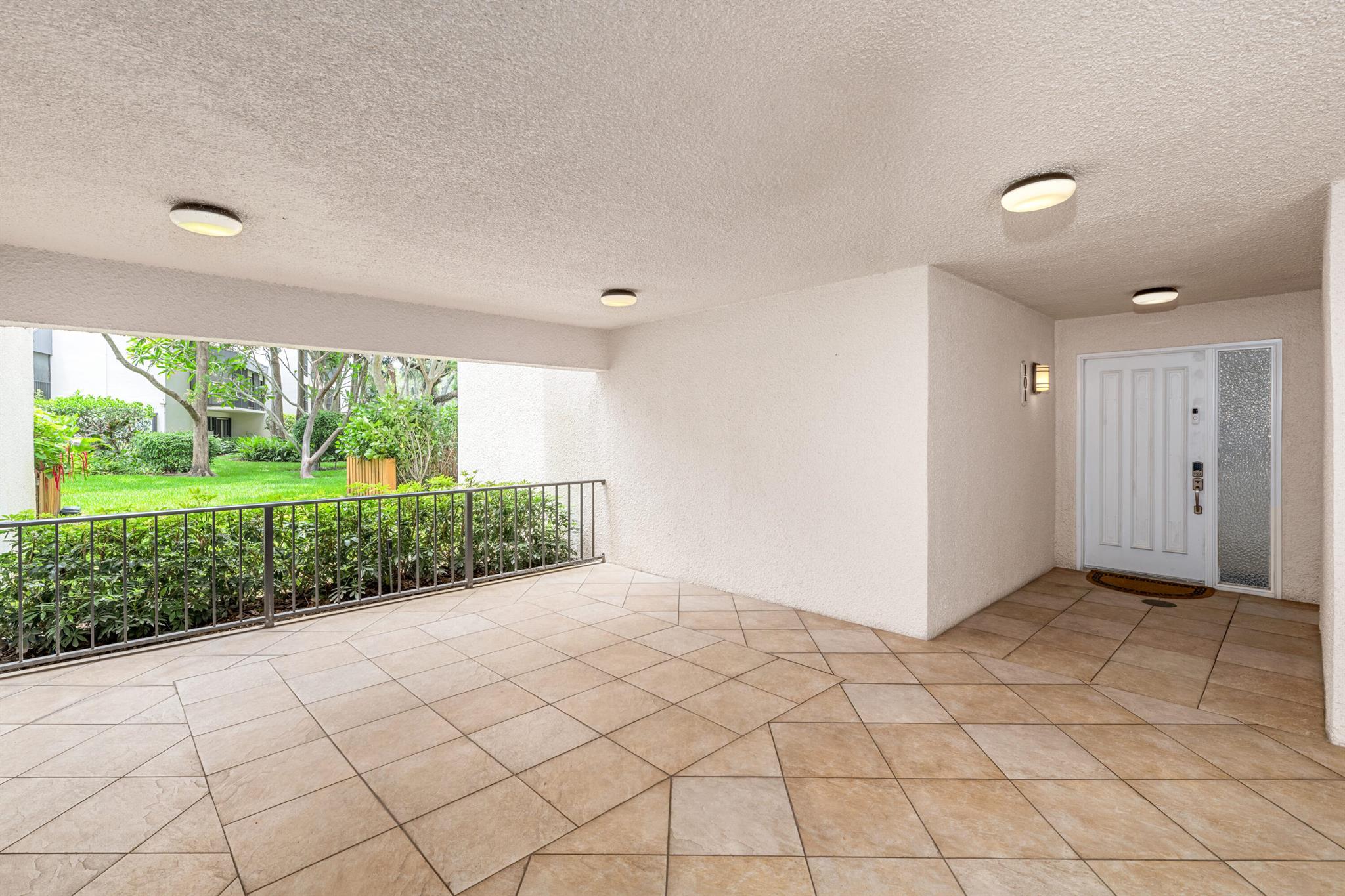 1618 Twelve Oaks Way 101