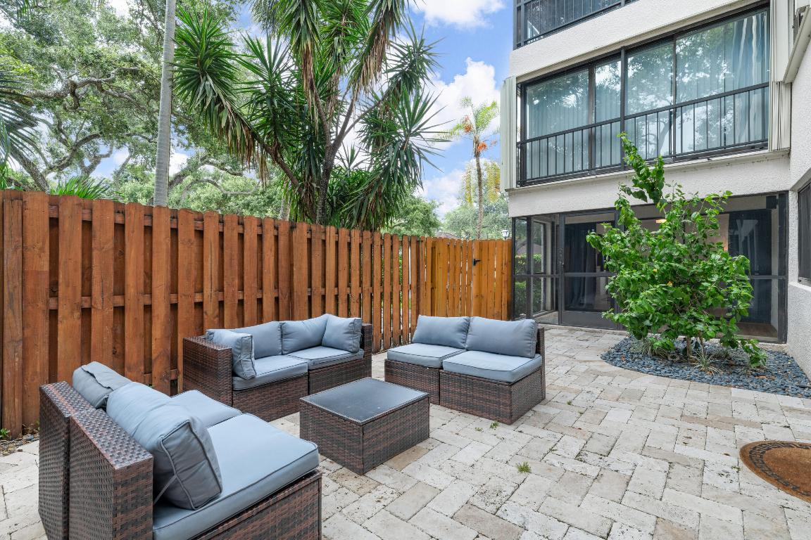 1618 Twelve Oaks Way 101