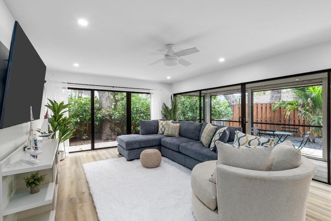 1618 Twelve Oaks Way 101