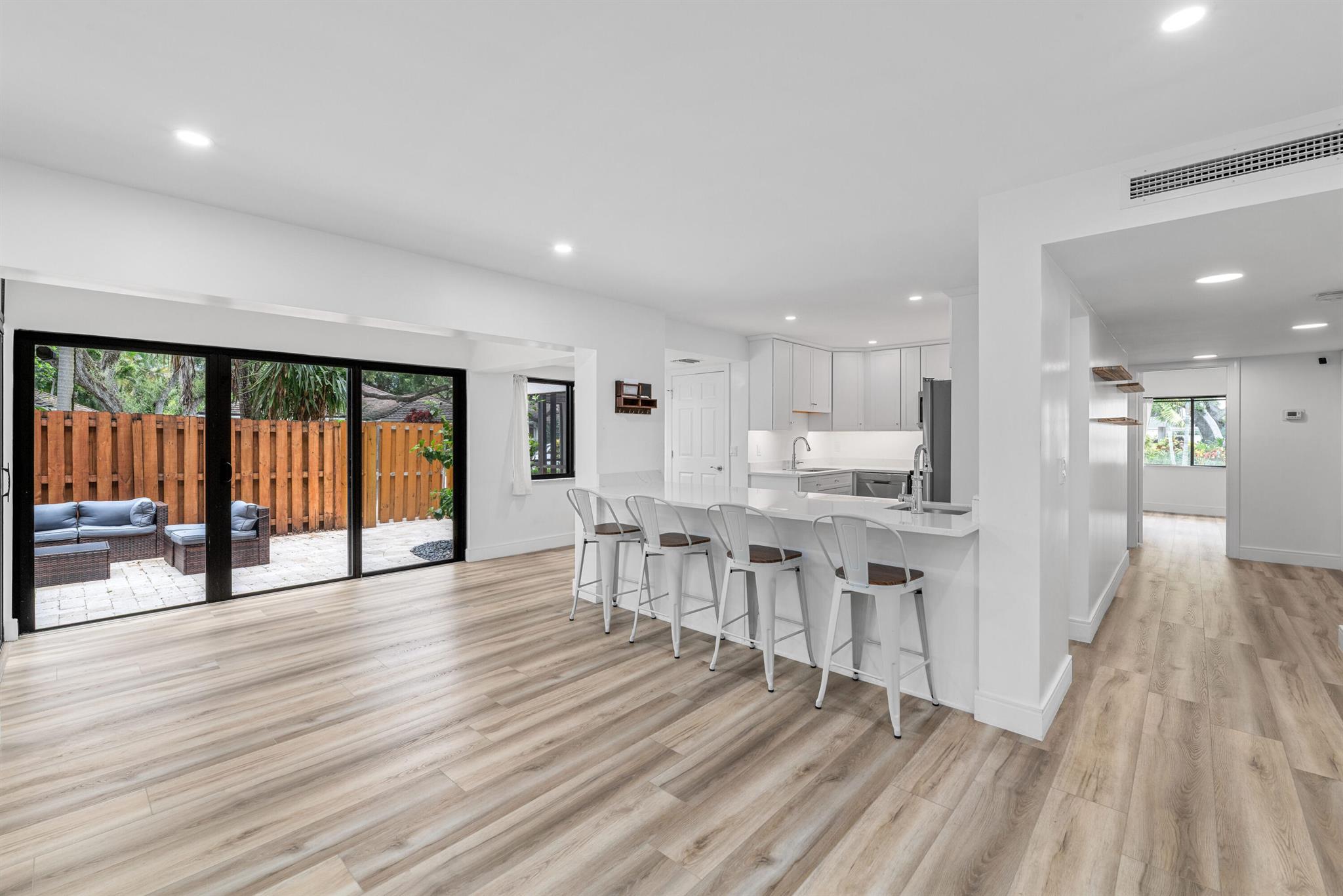 1618 Twelve Oaks Way 101