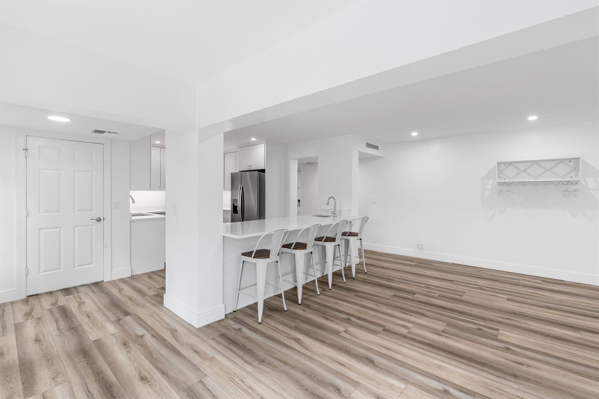 1618 Twelve Oaks Way 101