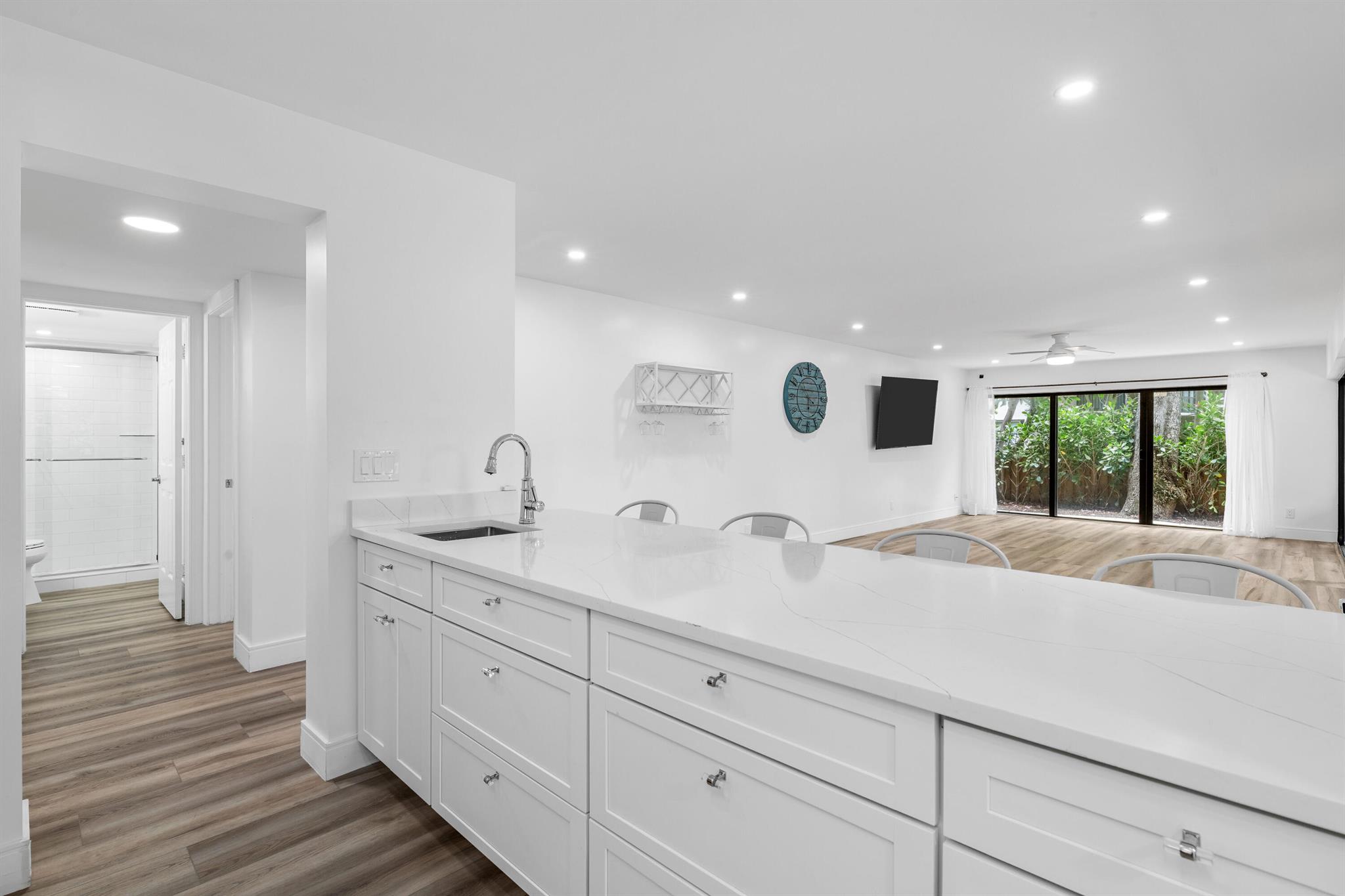 1618 Twelve Oaks Way 101