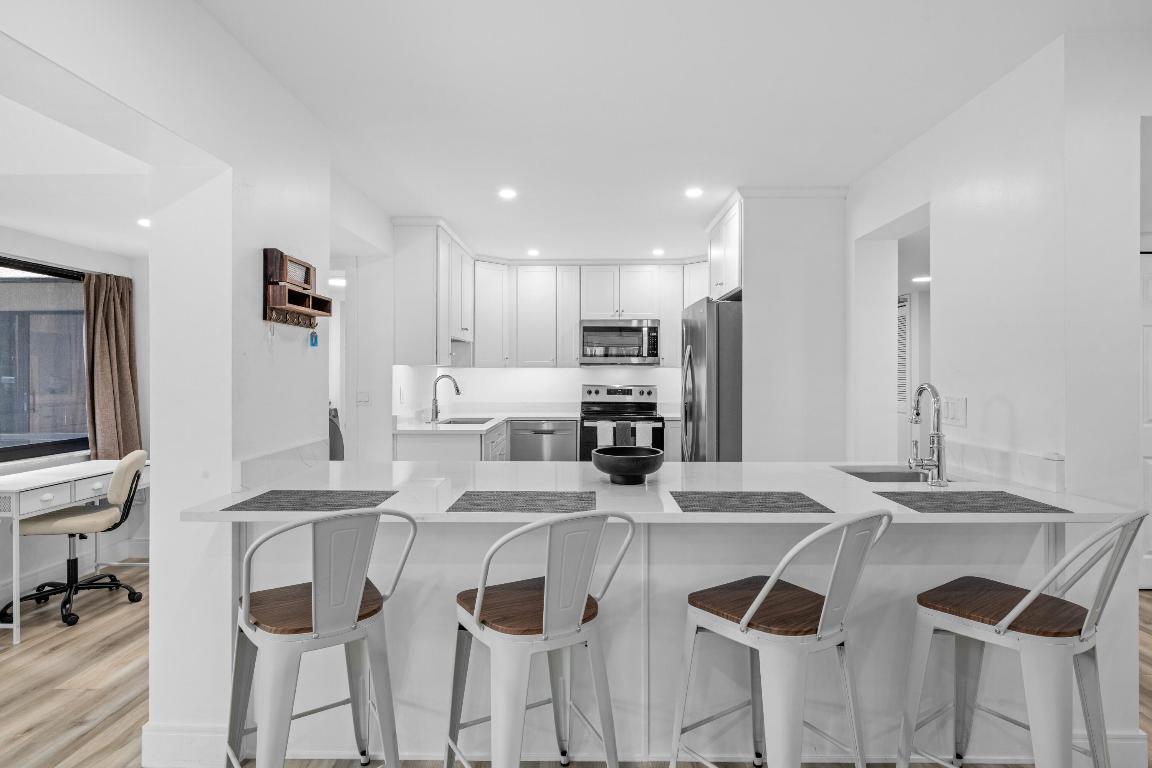 1618 Twelve Oaks Way 101