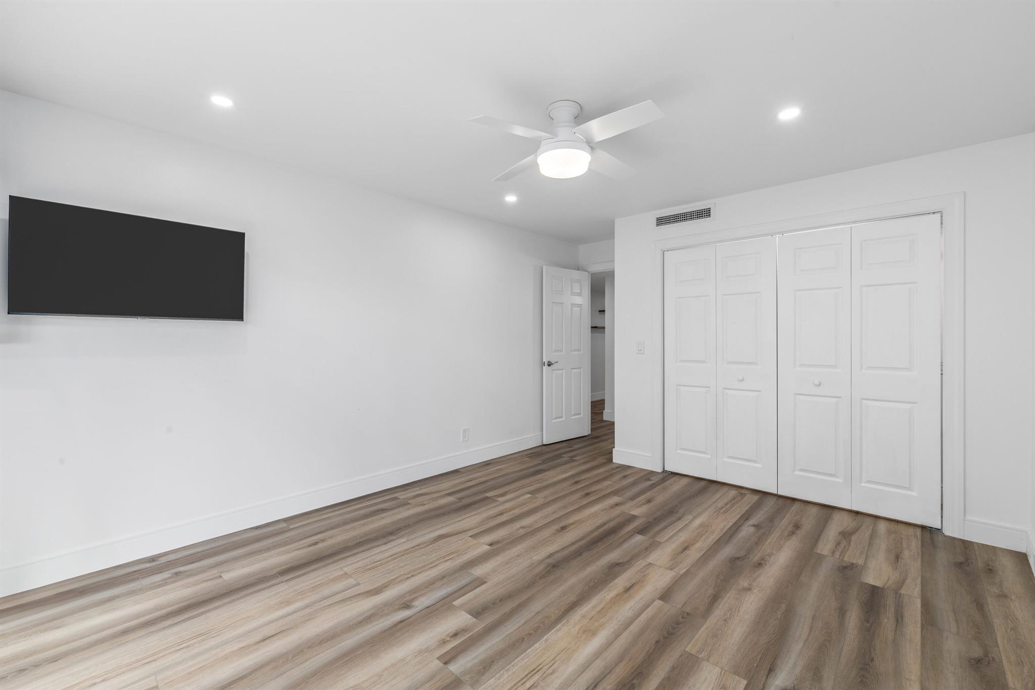 1618 Twelve Oaks Way 101