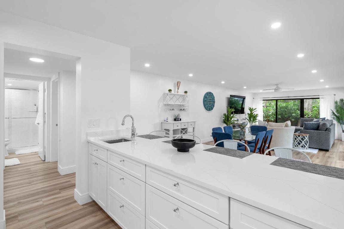 1618 Twelve Oaks Way 101