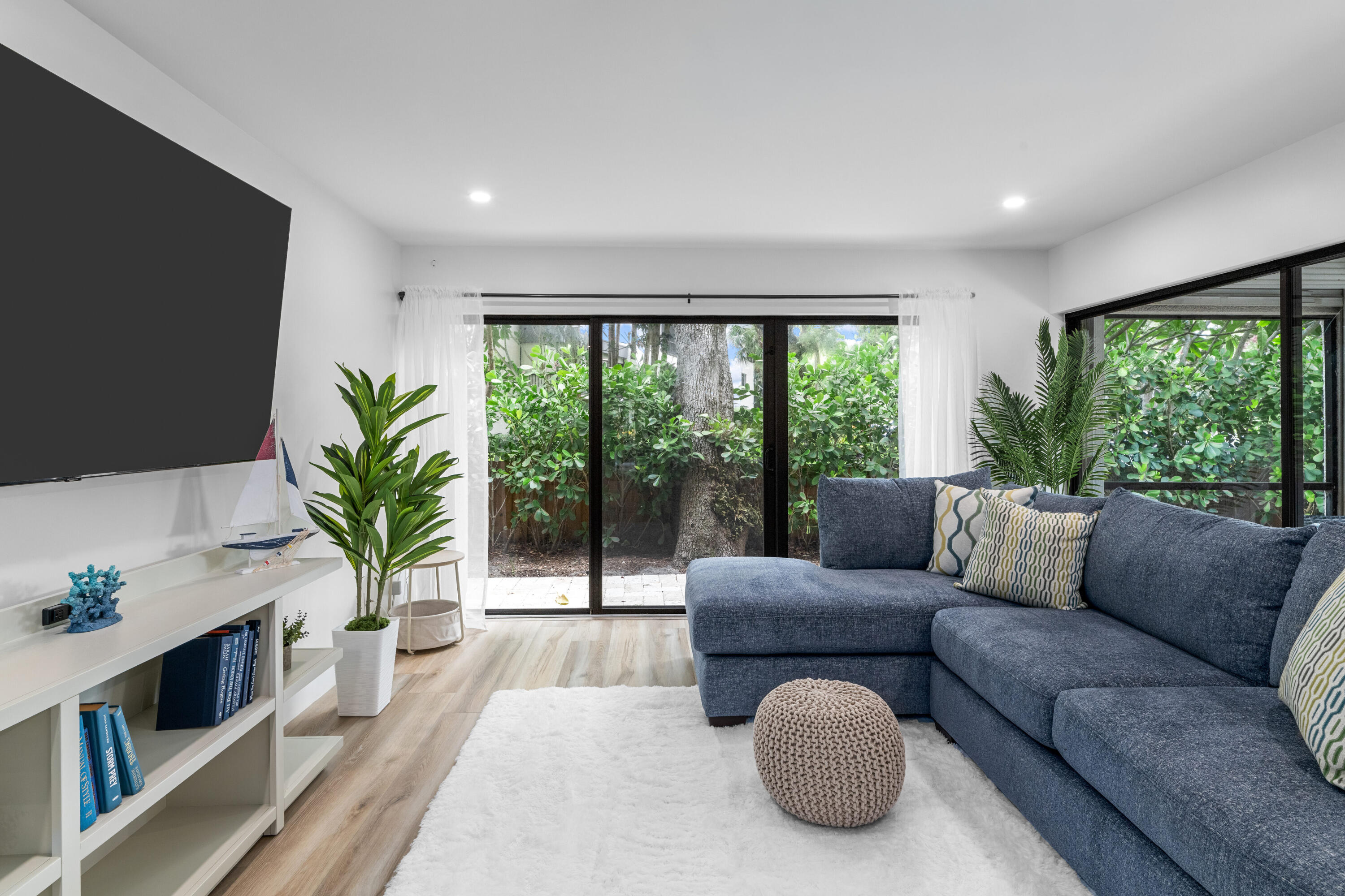 1618 Twelve Oaks Way 101