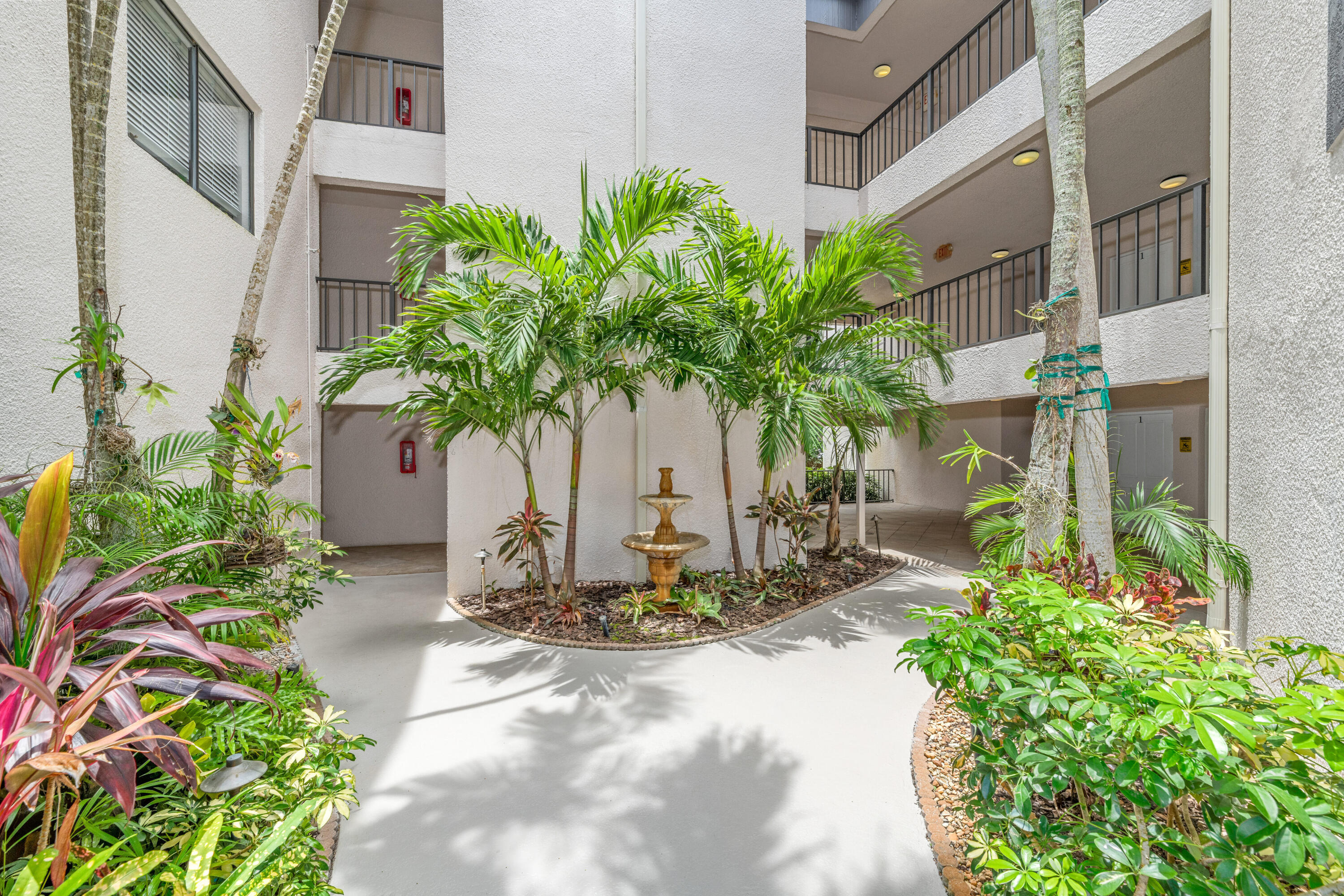 1618 Twelve Oaks Way 101