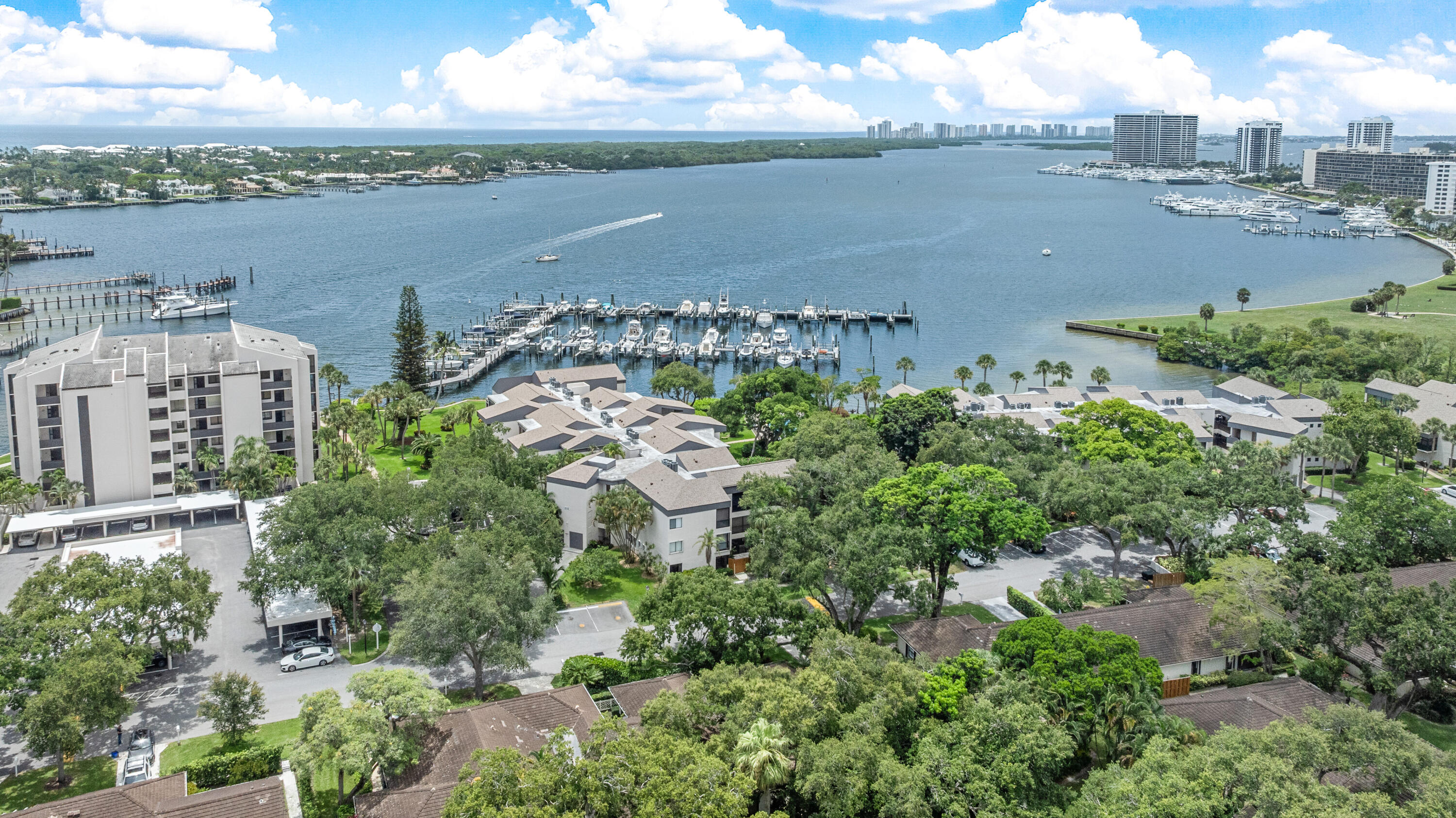 1618 Twelve Oaks Way 101