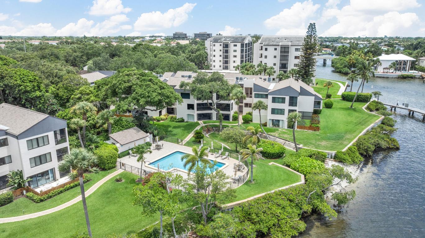 1618 Twelve Oaks Way 101