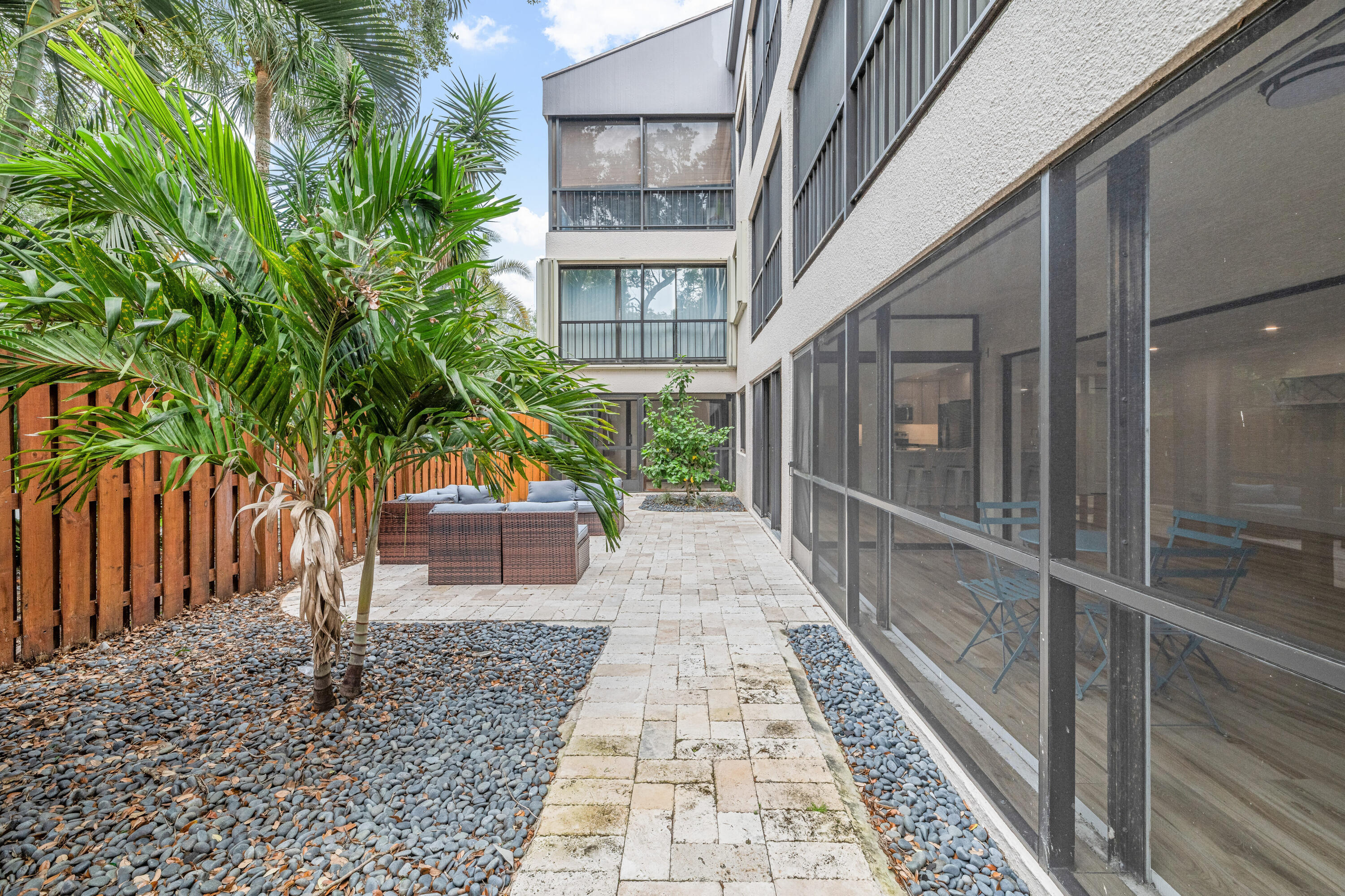 1618 Twelve Oaks Way 101