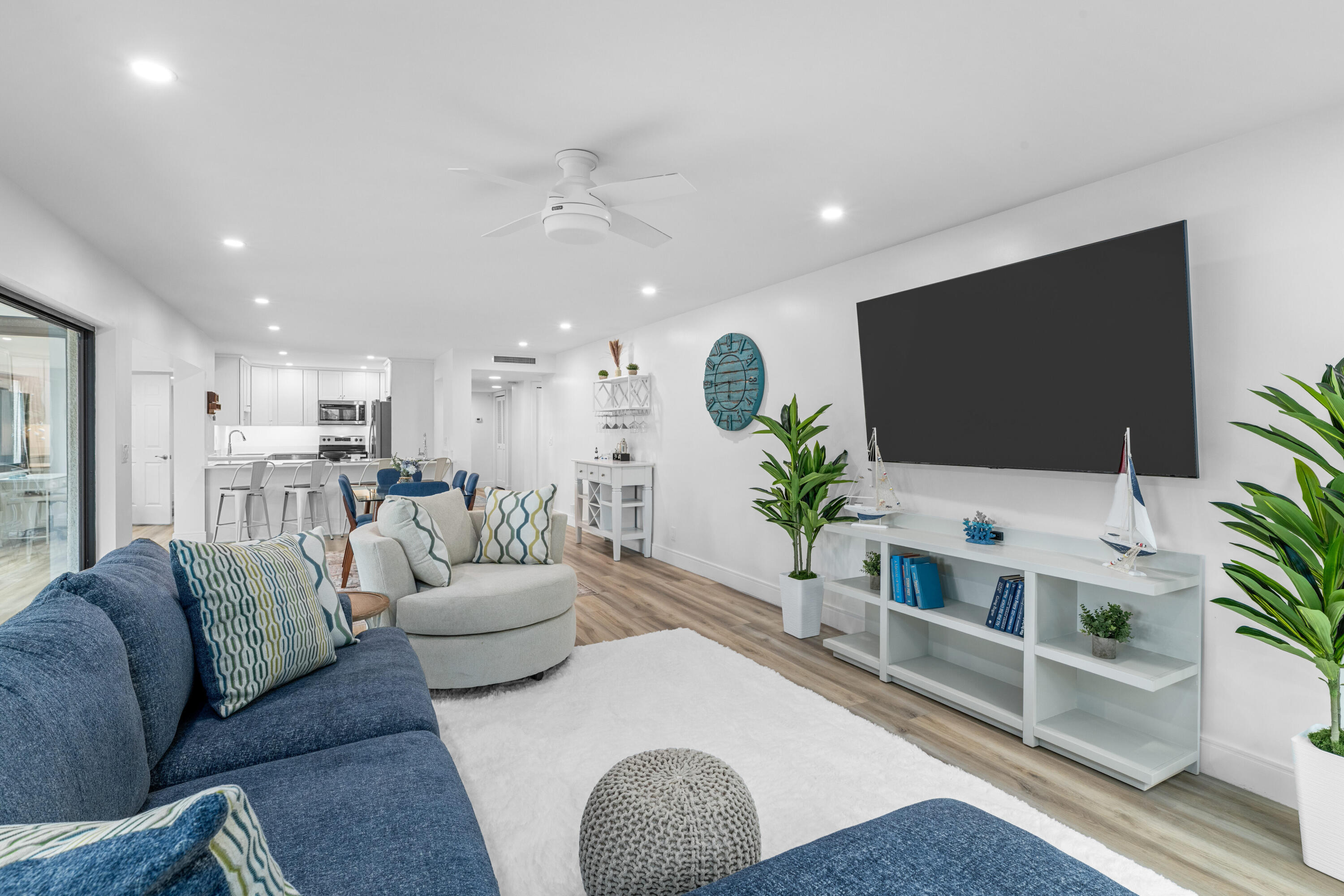 1618 Twelve Oaks Way 101