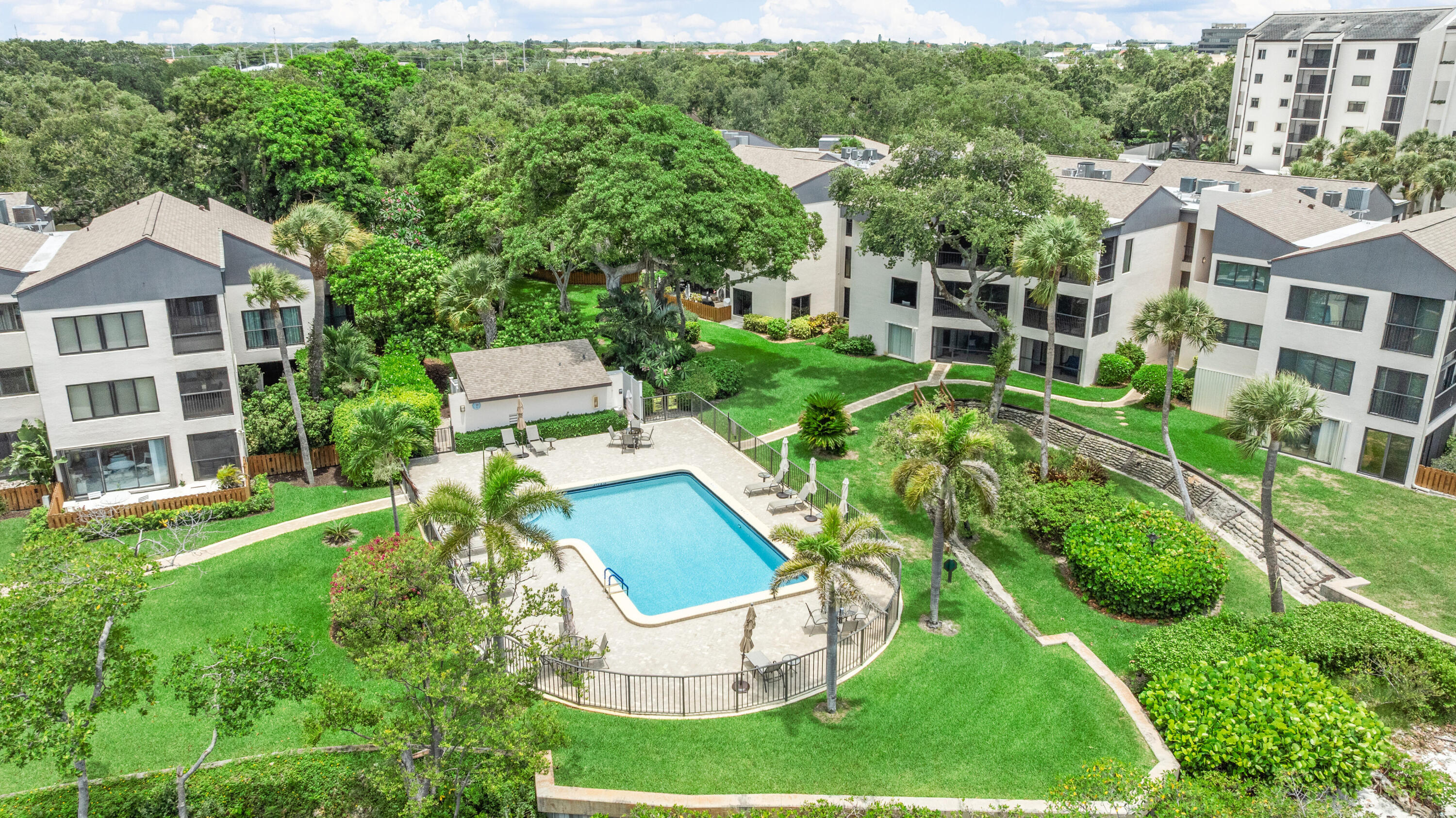 1618 Twelve Oaks Way 101