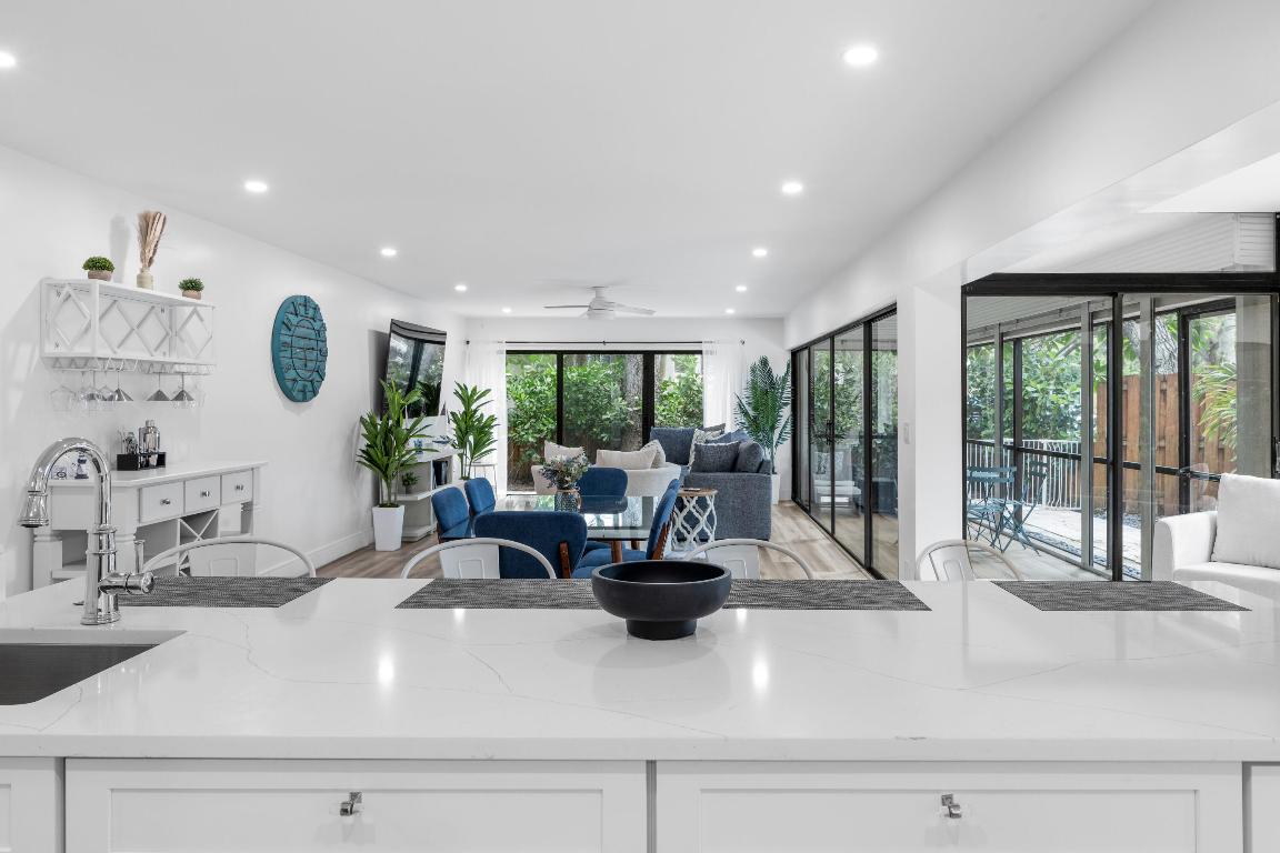 1618 Twelve Oaks Way 101