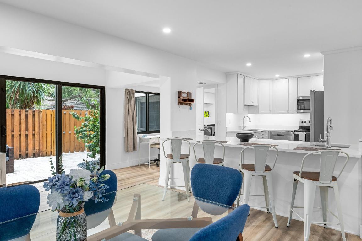 1618 Twelve Oaks Way 101