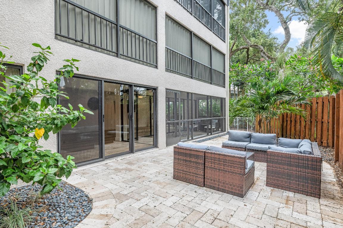 1618 Twelve Oaks Way 101