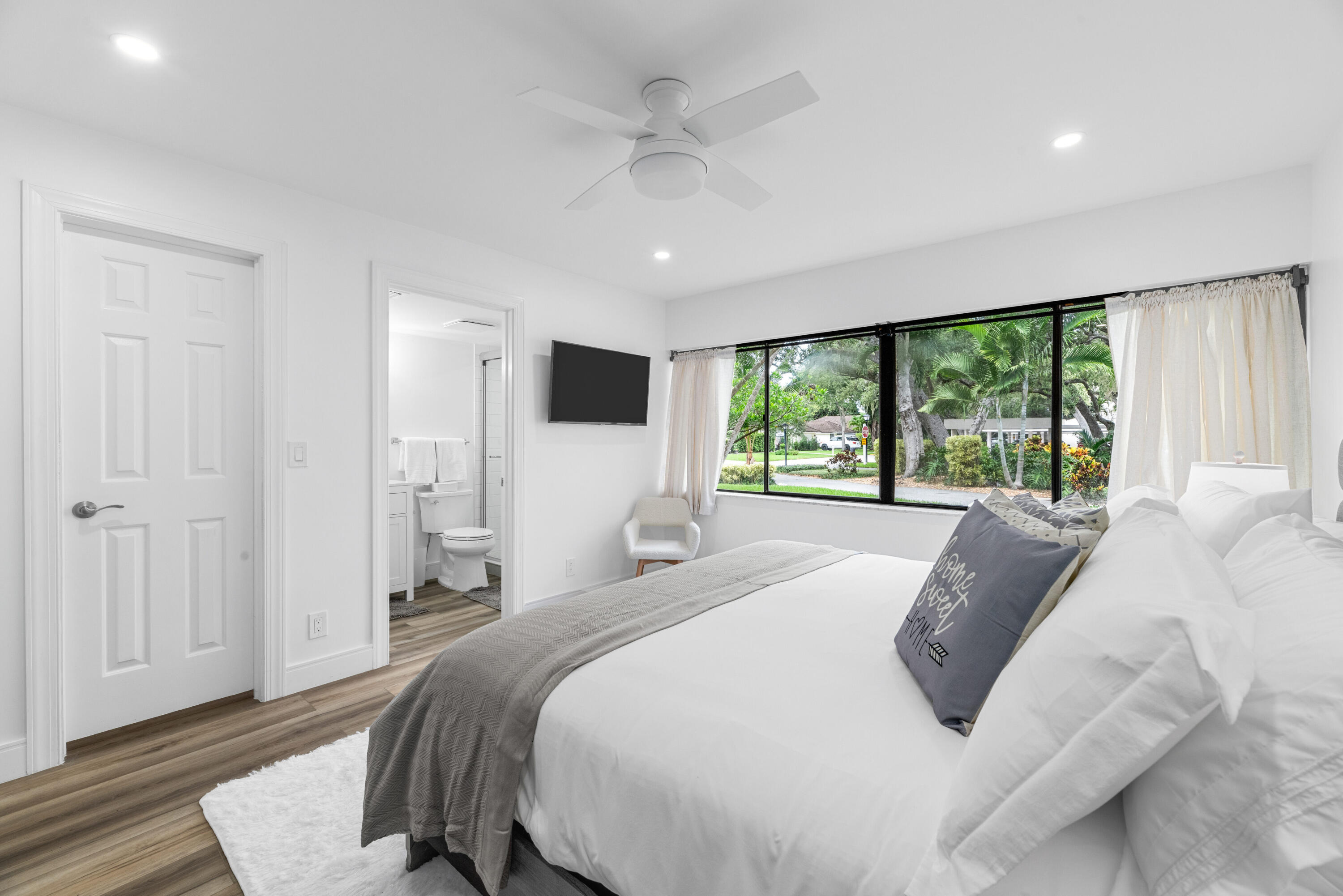 1618 Twelve Oaks Way 101