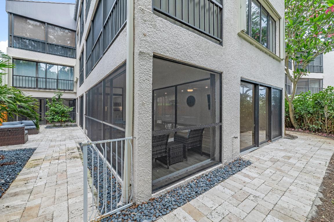 1618 Twelve Oaks Way 101