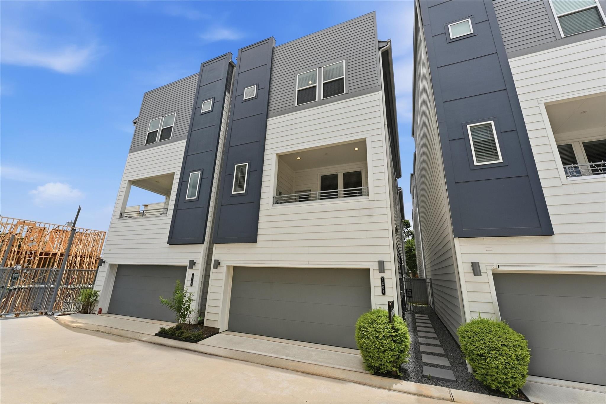 1804 & 1806 Elysian Street