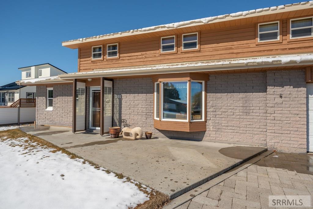 740 E 1550 N