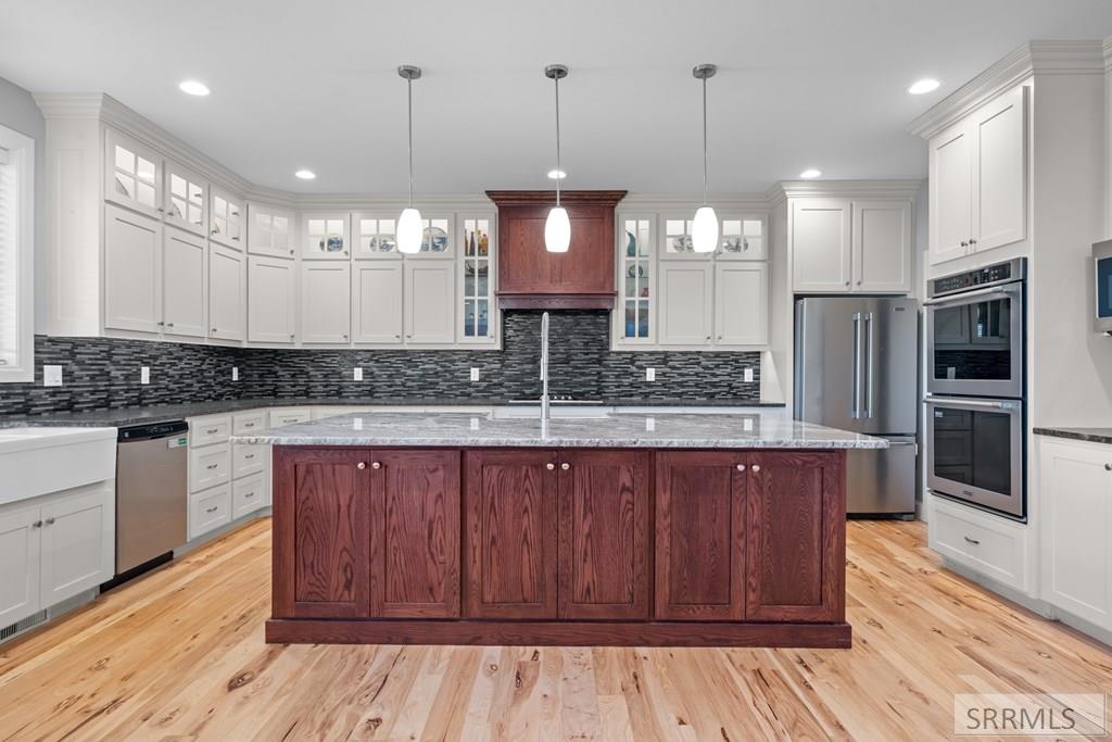 3800 Sequoia Court