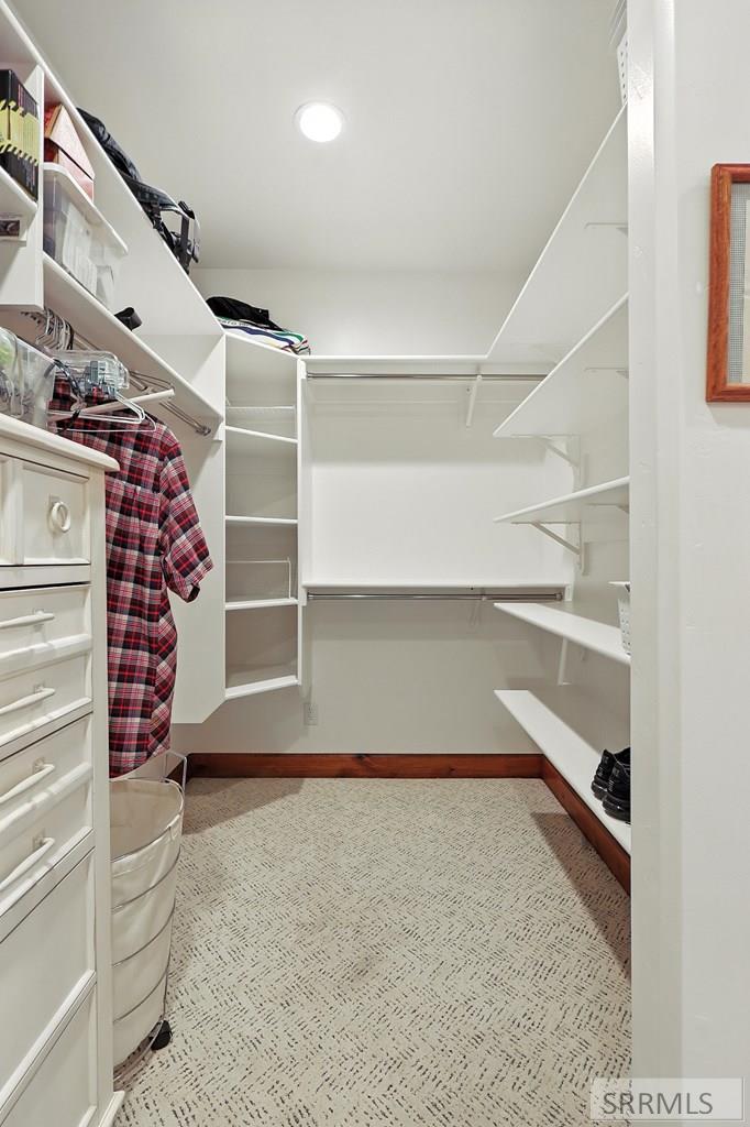 974 W Riverview Drive