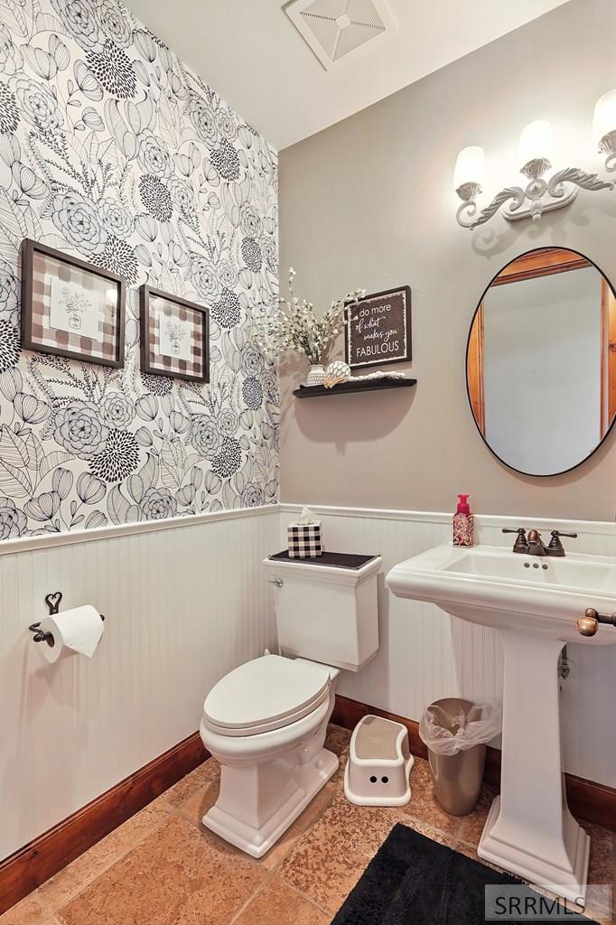 974 W Riverview Drive