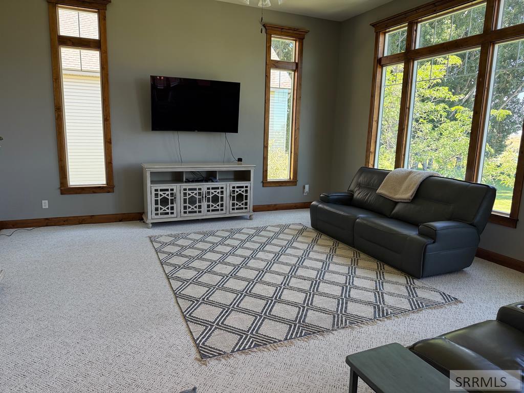 974 W Riverview Drive