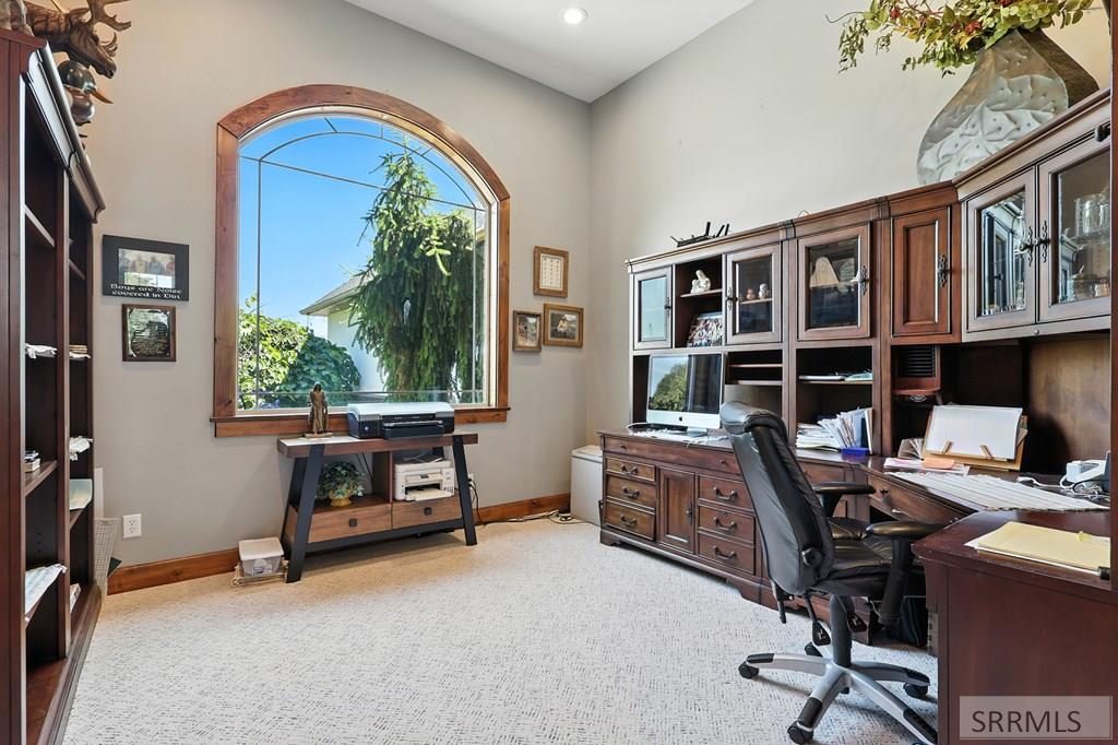 974 W Riverview Drive