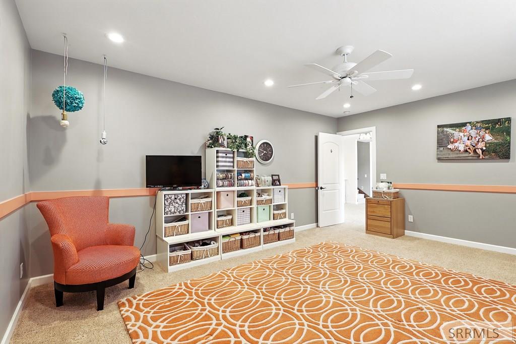 974 W Riverview Drive