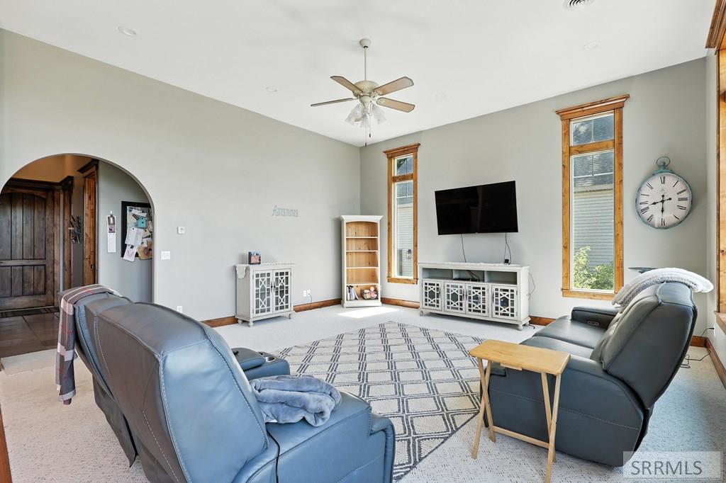 974 W Riverview Drive