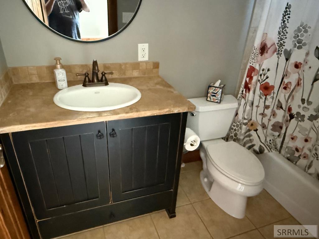 974 W Riverview Drive