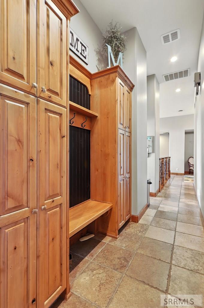 974 W Riverview Drive