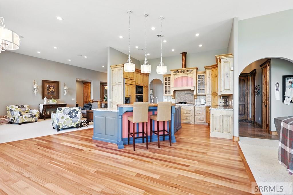 974 W Riverview Drive