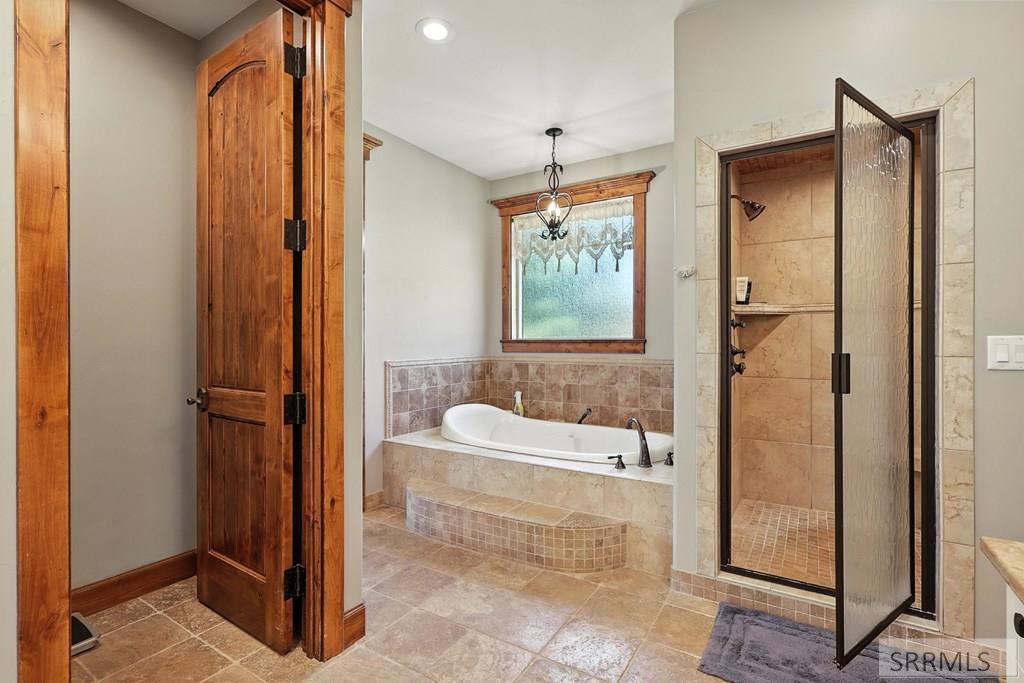 974 W Riverview Drive