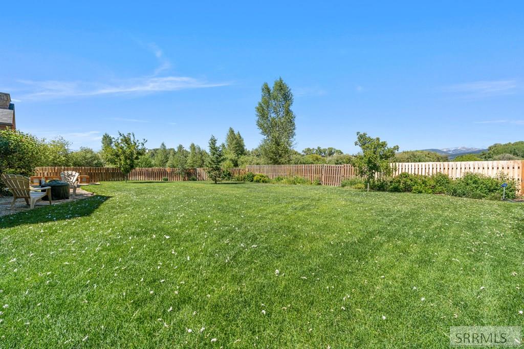 6289 N Fox Meadow Drive