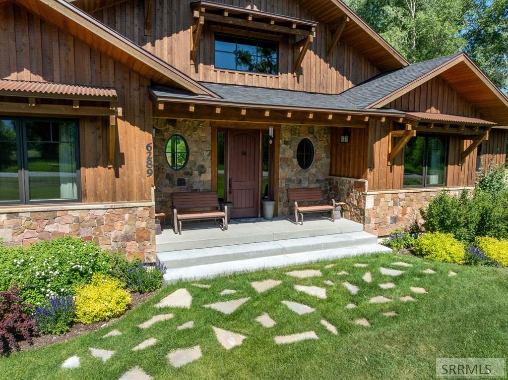 6289 N Fox Meadow Drive