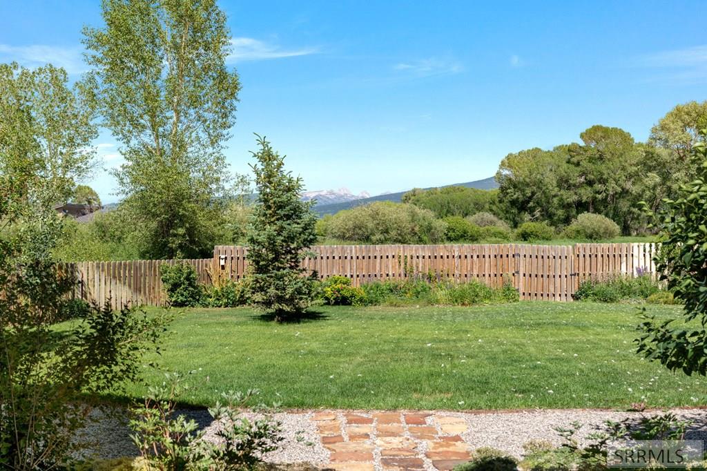 6289 N Fox Meadow Drive