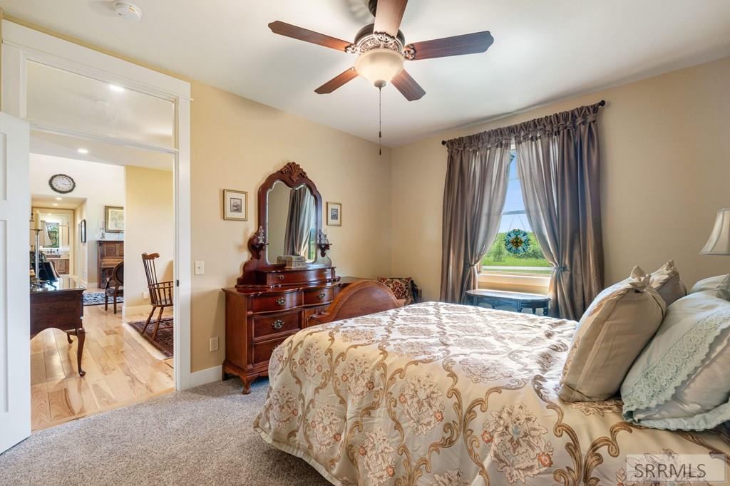 6289 N Fox Meadow Drive