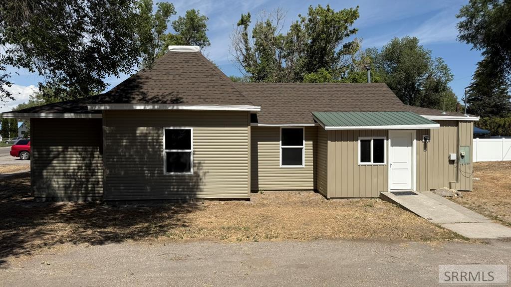 700 N Shilling Avenue