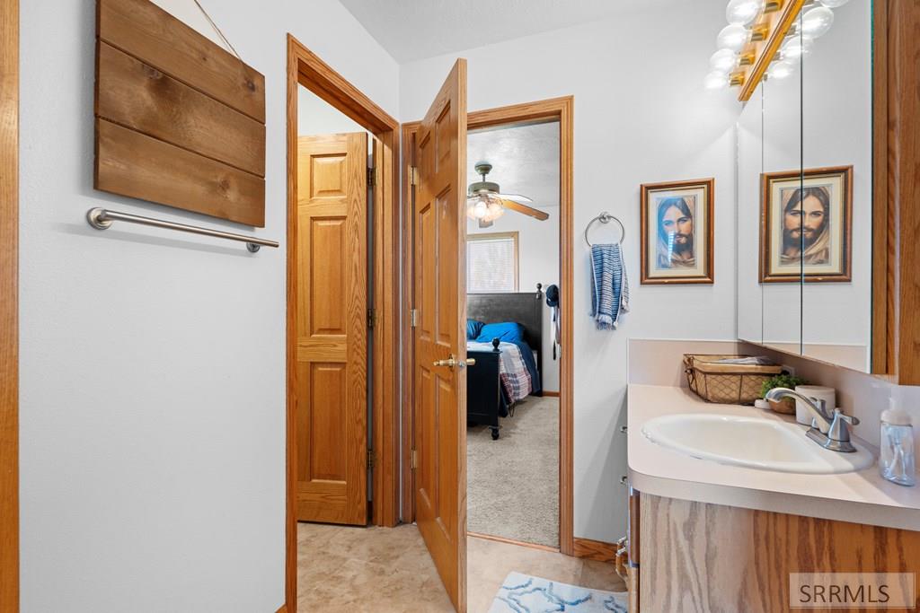 6002 E Sunnyside Road