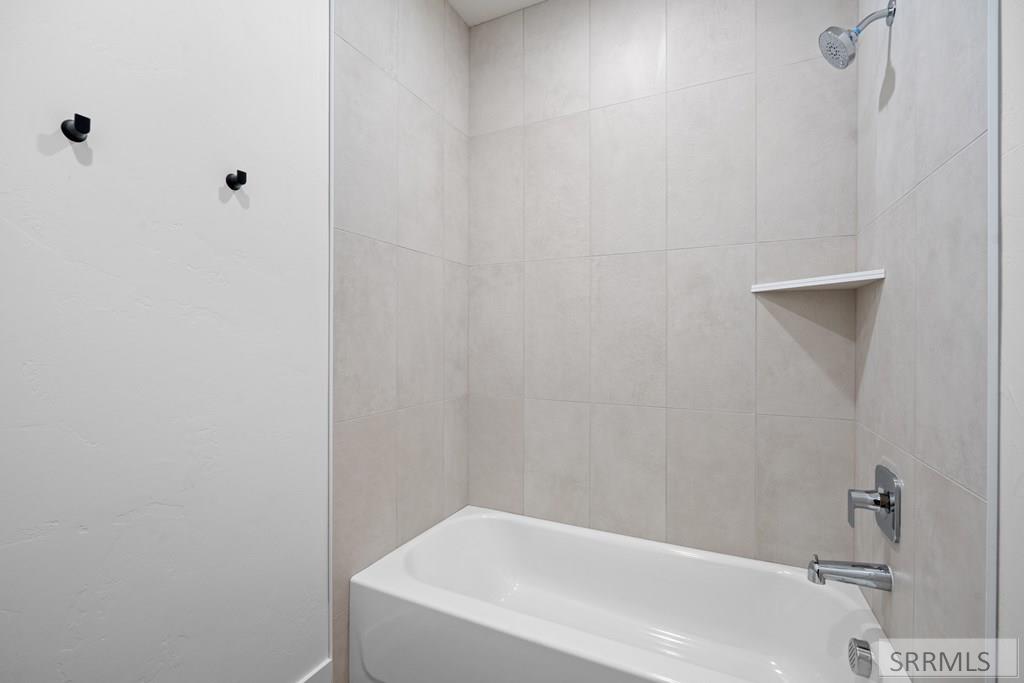 5707 Long Cove Drive