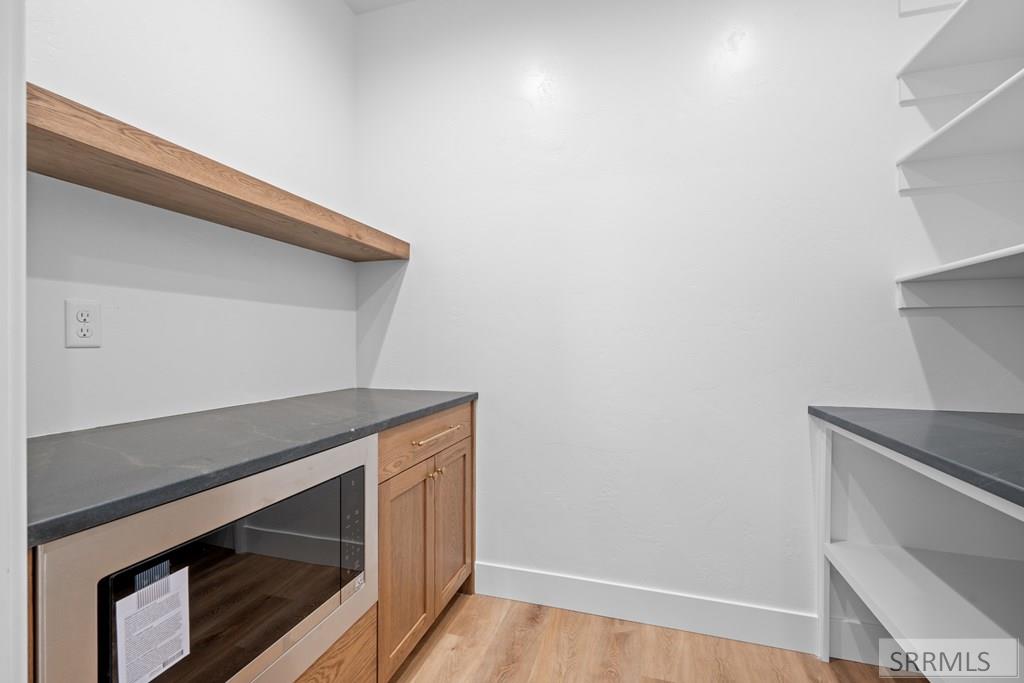 5707 Long Cove Drive