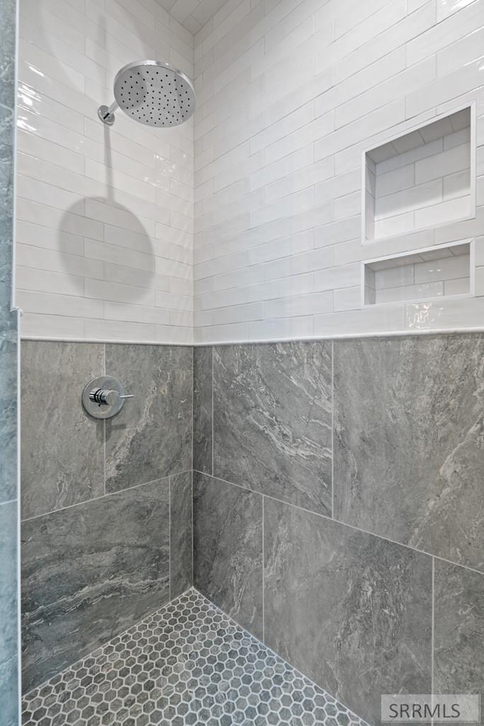 5707 Long Cove Drive