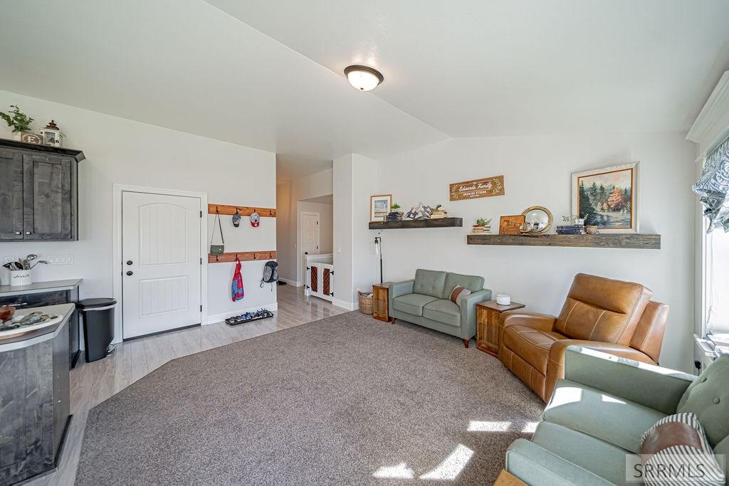 3886 E Ridgeland Drive