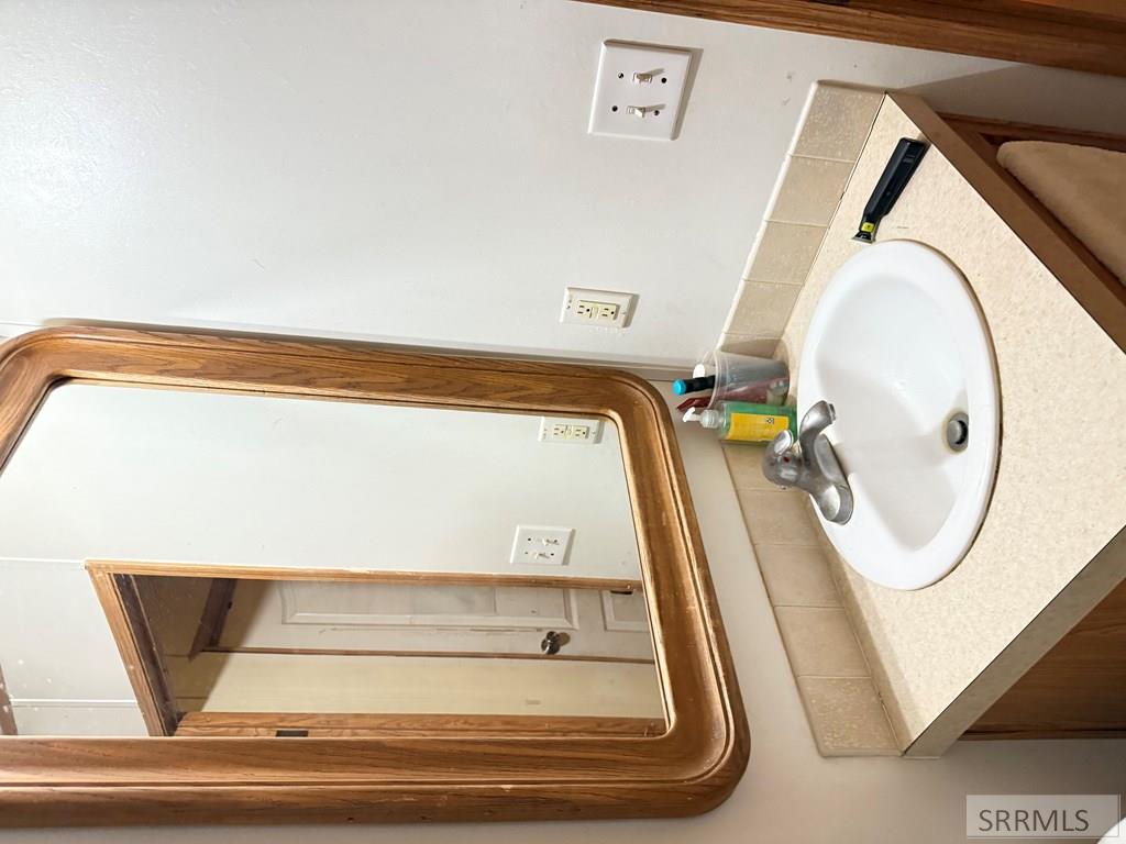 9180 S 1000 W, Victor