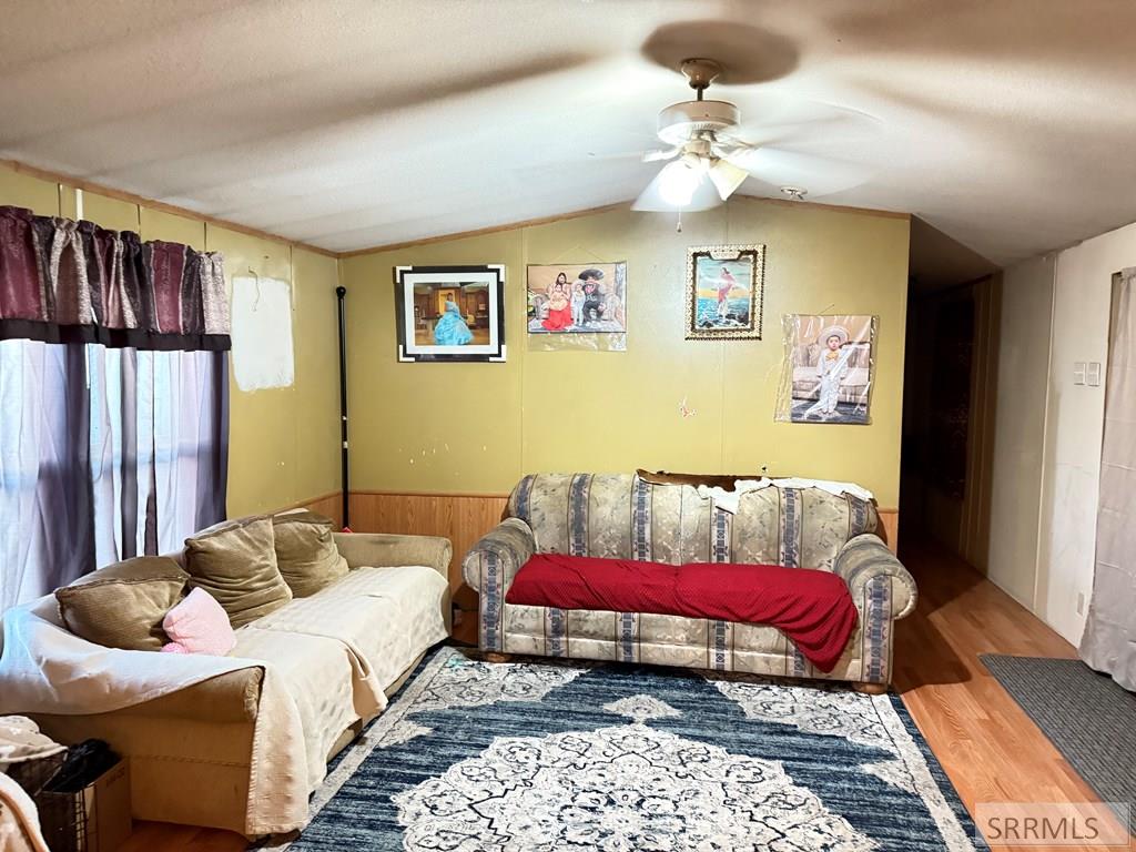 9180 S 1000 W, Victor