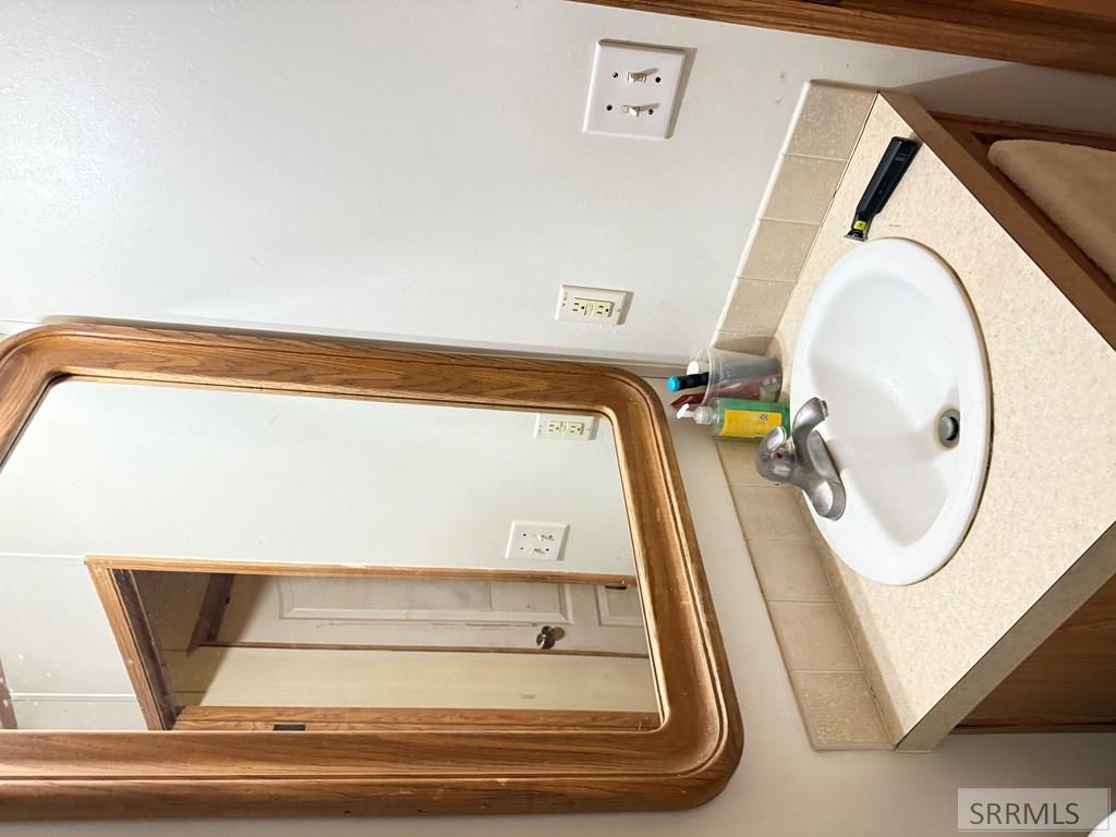 9180 S 1000 W, Victor