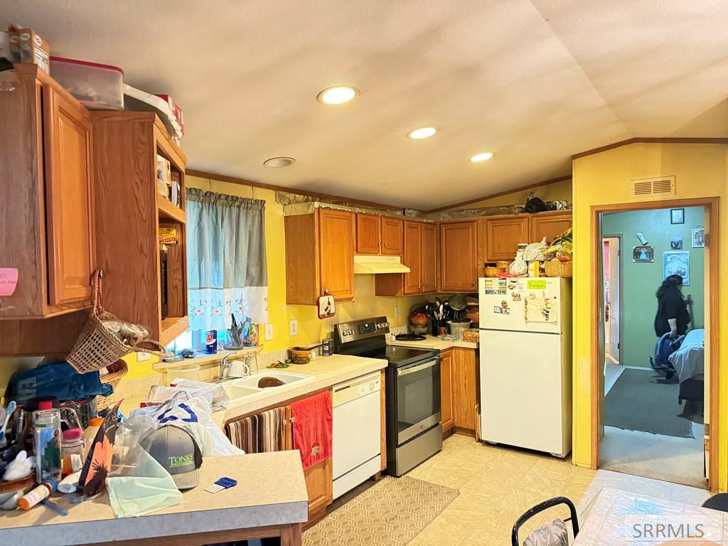 9180 S 1000 W, Victor