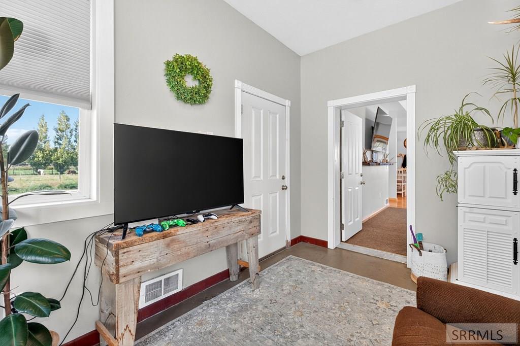 1287 N 1130 E, Shelley